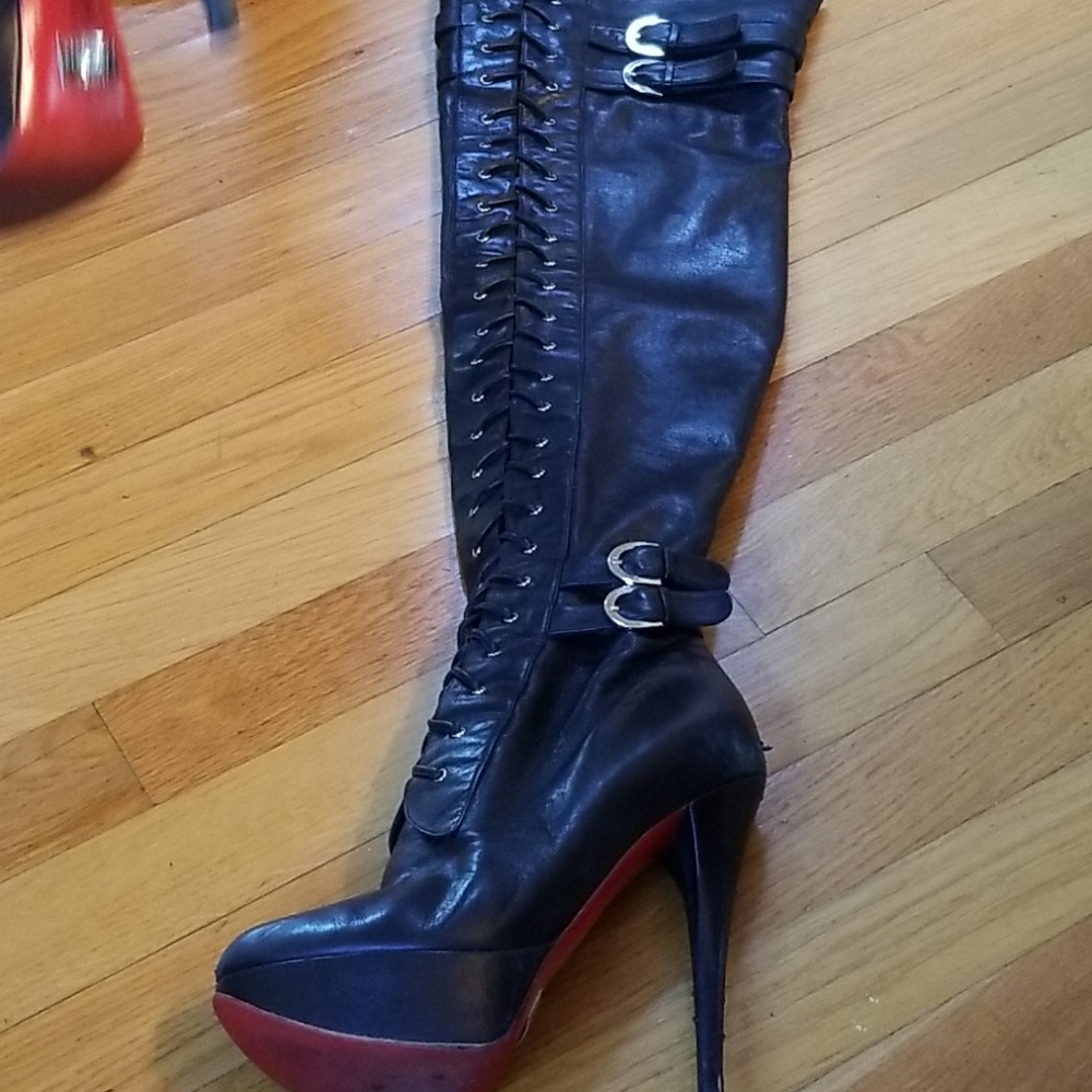 Heels - Picture 5 of 5